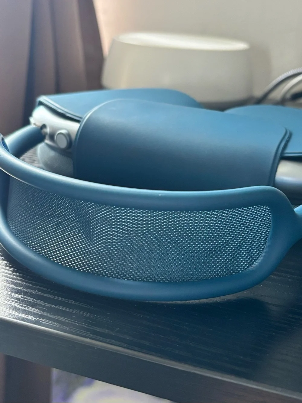 Apple Airpods Max Lightning Sky Blue with Charging Case Good Condition Used